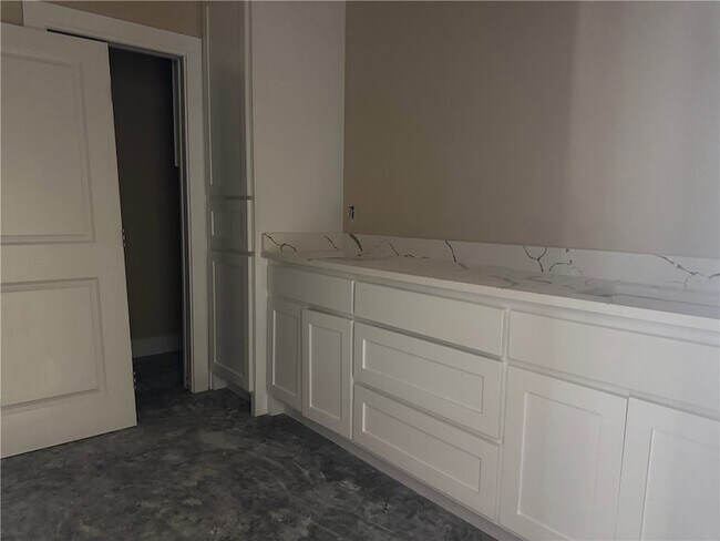 Building Photo - 807 S Coulter Dr