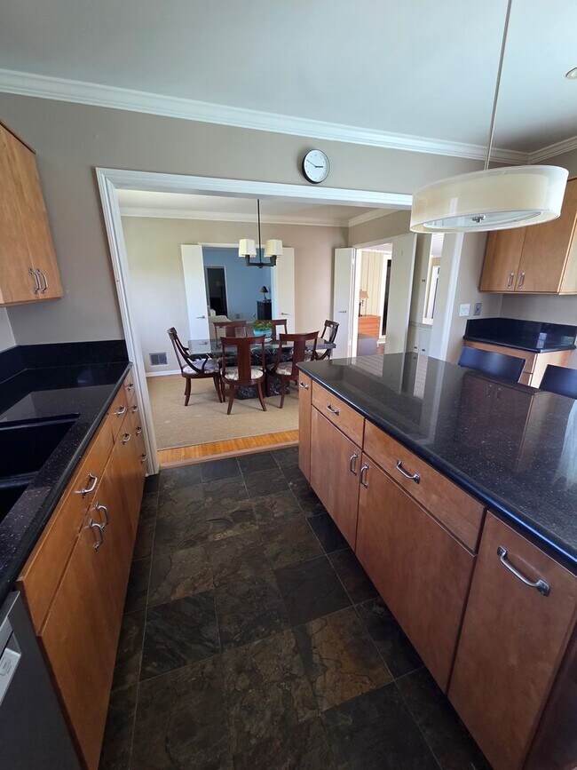 Building Photo - 1501 Edris Dr