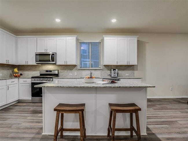 Building Photo - 441 Bella Luna Way