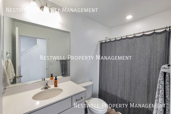 Building Photo - 1123 E Hatch Row