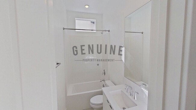 Building Photo - Spacious 4Bd 4Ba Tri-Level Home in Luna Park Community in Irvine