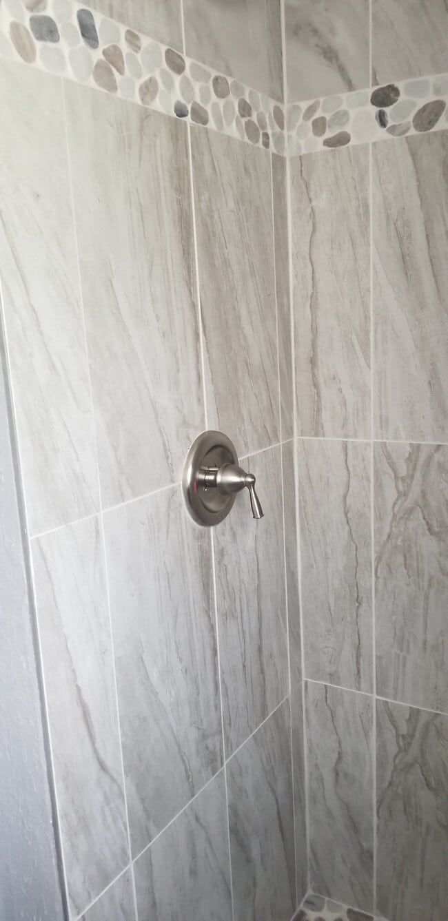 Building Photo - 2220 Cooper Ave