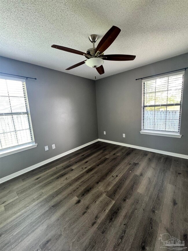 Building Photo - 9511 Sandpiper St