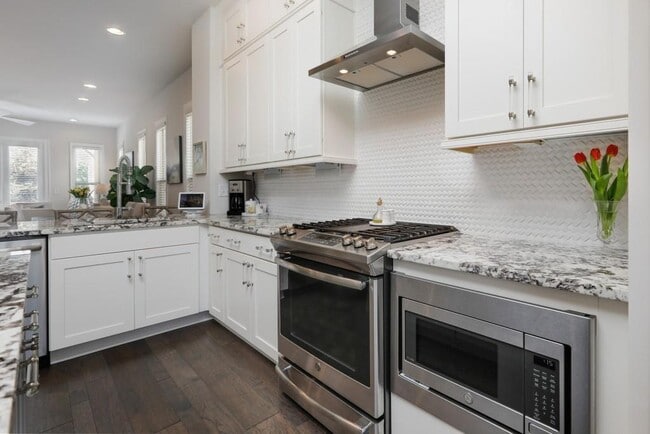 Building Photo - 4231 Deming Cir