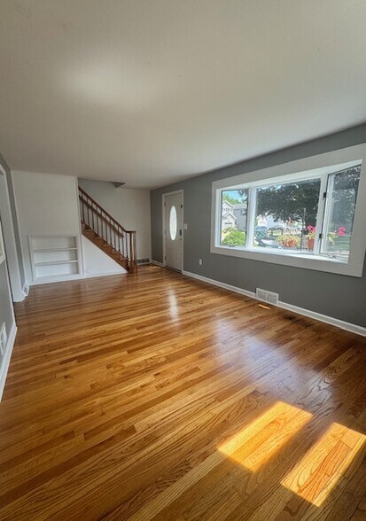 Building Photo - 20 York St