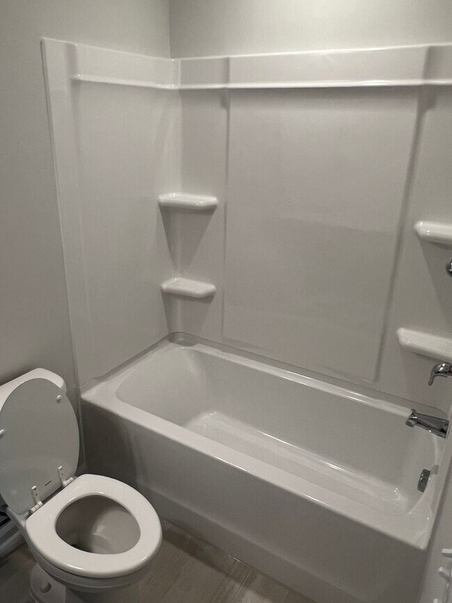 Building Photo - 3bd/3.5 ba Townhome for rent @ Rosedale in Wake Forest