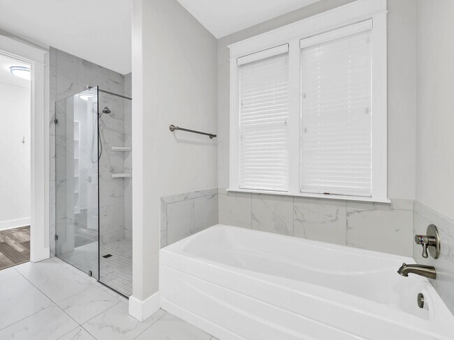 Building Photo - 741 Breakers Street