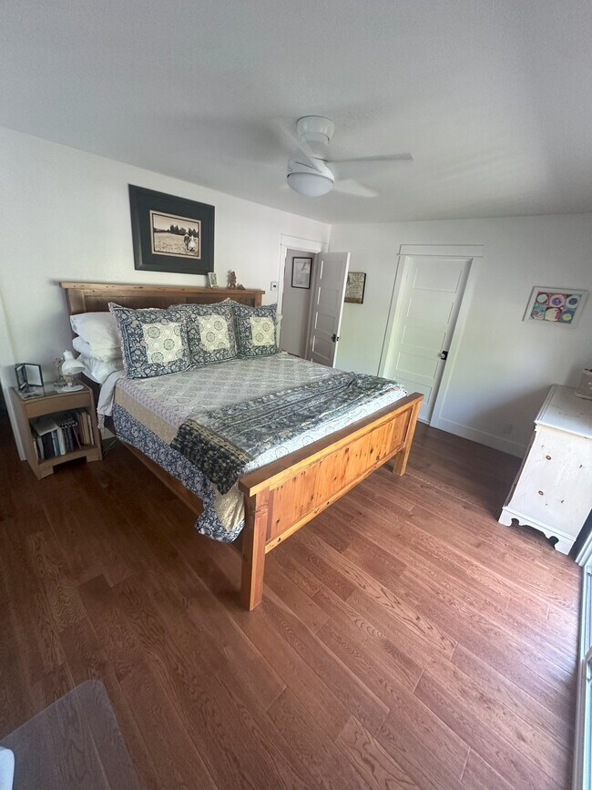 Building Photo - 3310 Manzana St