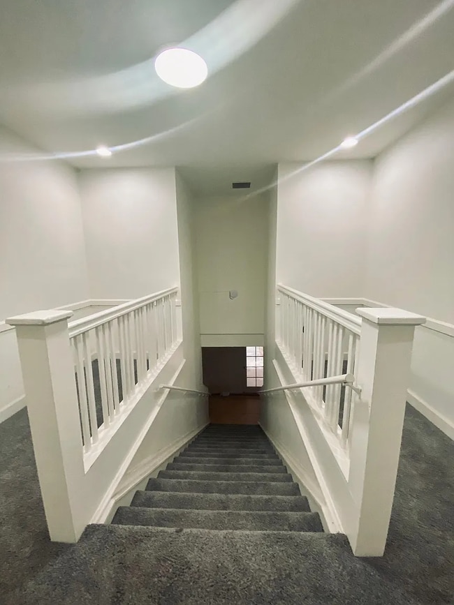 Building Photo - 503 E University Blvd