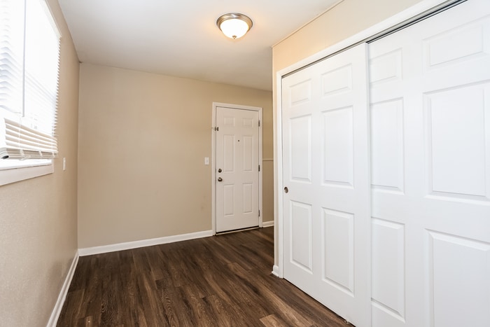 Building Photo - 6916 Jack Horner Ln