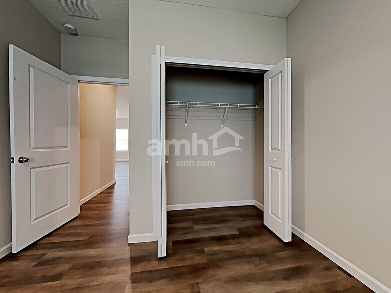 Building Photo - 143 Edge Park Trl