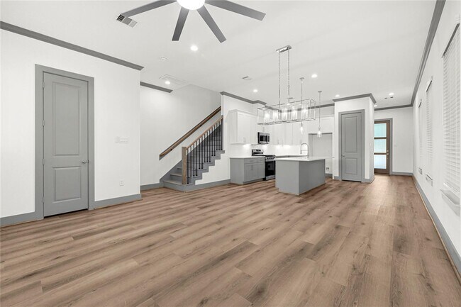 Building Photo - 4019 Stassen St