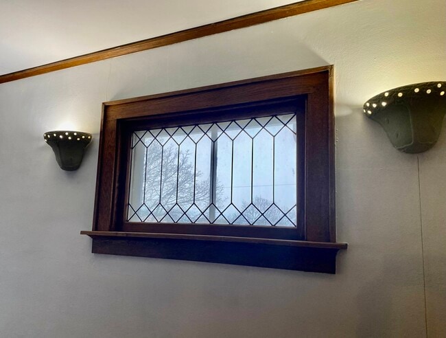 Building Photo - 1633-1635 N Hawley