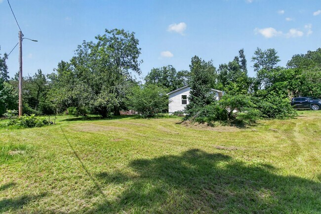 Building Photo - 902 George Hill Rd