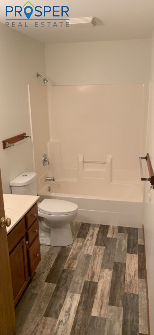 Building Photo - TR1424