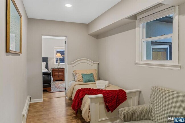 Building Photo - 401-403 Essex Street Unit A