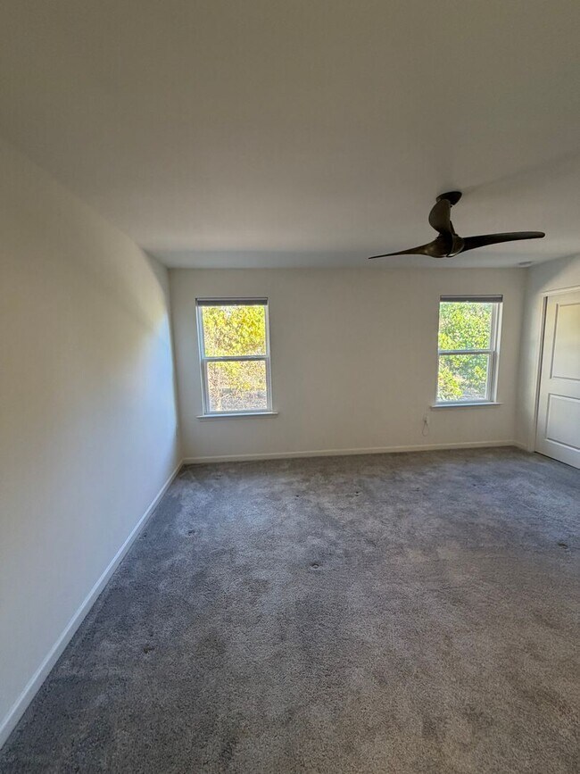 Building Photo - Price Drop Alert! Apply by 3/31. This weekend only!