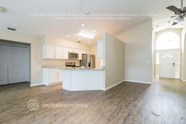 Building Photo - 139 Varsity Cir