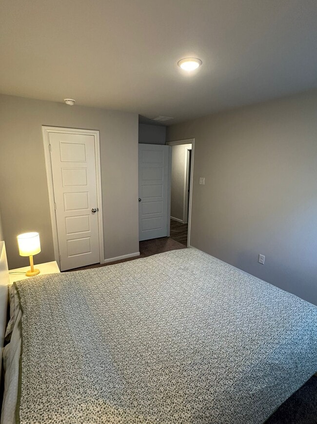 Building Photo - 1104 Magpie Lane