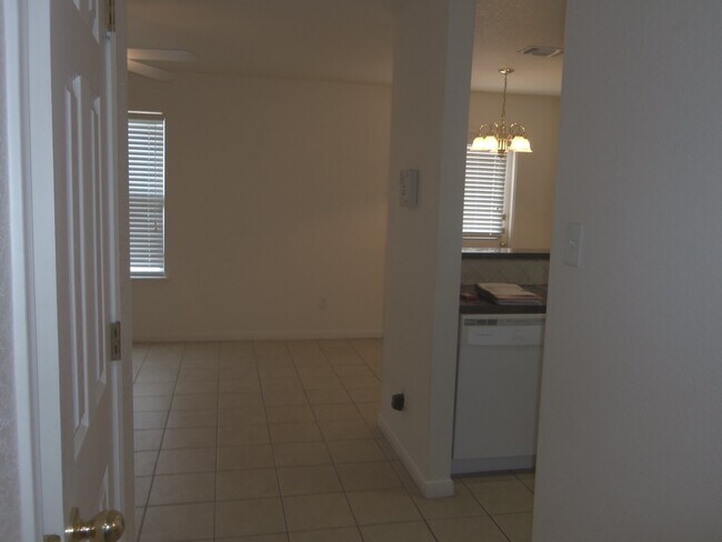 Building Photo - 2810 Windmill Ct