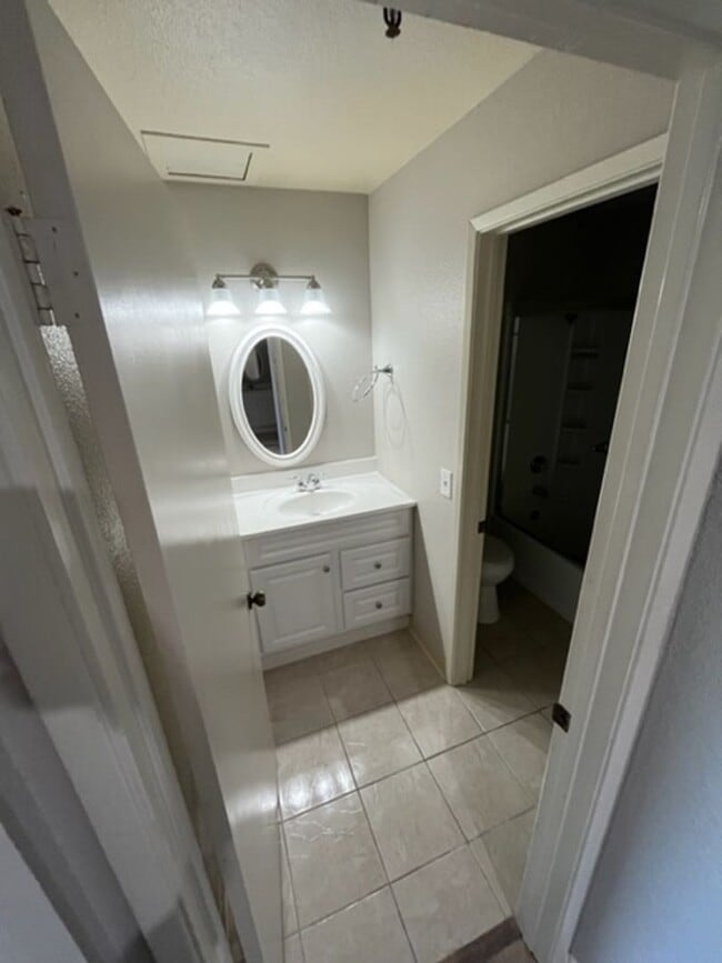 Building Photo - 55 Stenner St