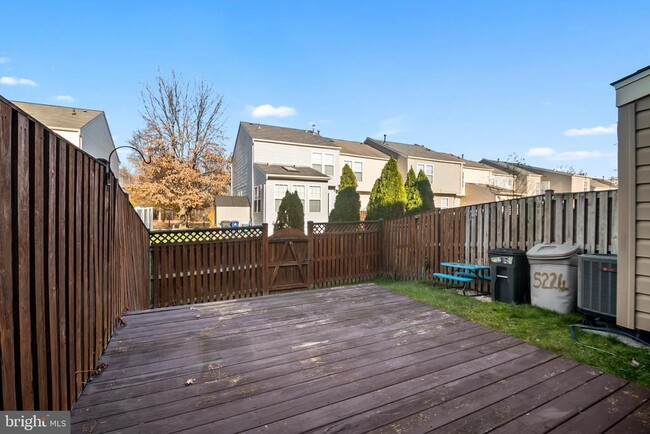 Building Photo - 5224 Leavers Ct