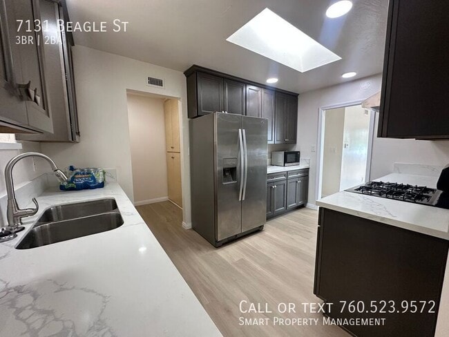 Building Photo - 7131 Beagle St