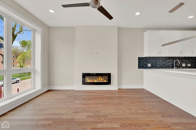 Building Photo - 4607 S St Lawrence Ave