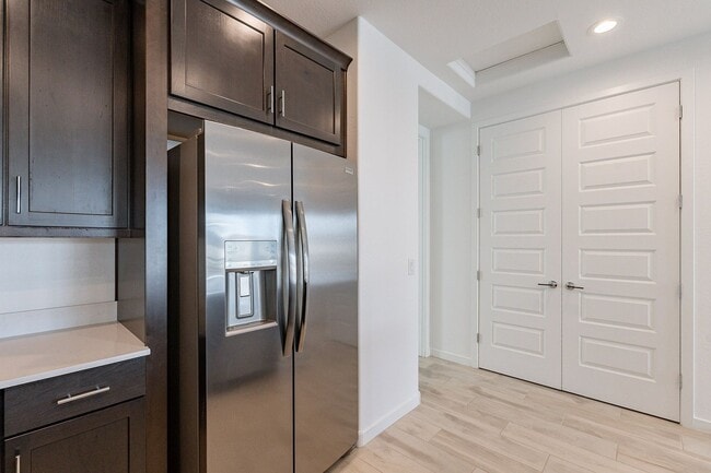 Building Photo - 2024 Luxury Townhome | 2-Car Garage, Quartz Kitchen & Resort Pool