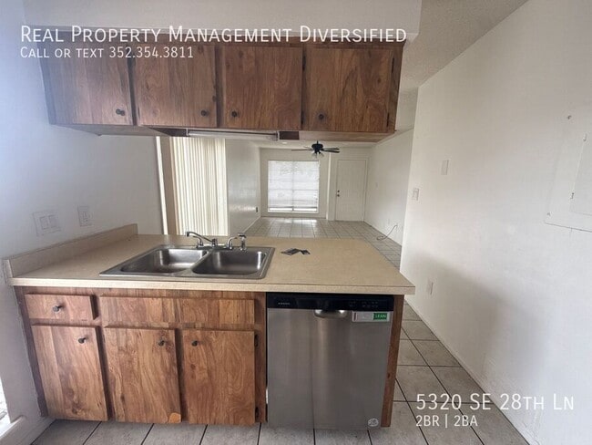 Building Photo - 5320 SE 28th Ln