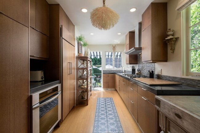 Building Photo - 3109 Calle Cedro