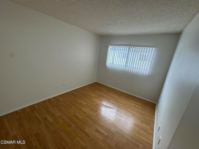 Building Photo - 14520 Plummer St