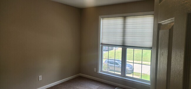 Building Photo - Spacious Home with Room to Spread Out