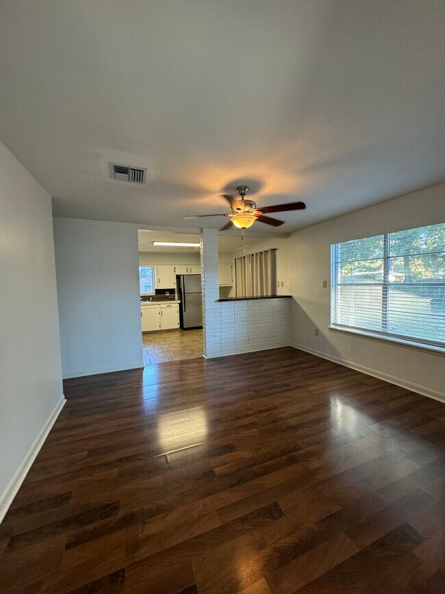 Building Photo - 305 Harrell Dr