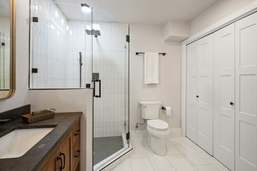 Building Photo - 8138 Forest Mesa Dr