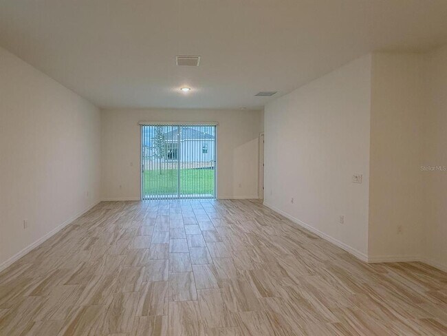 Building Photo - 438 Marion Lp