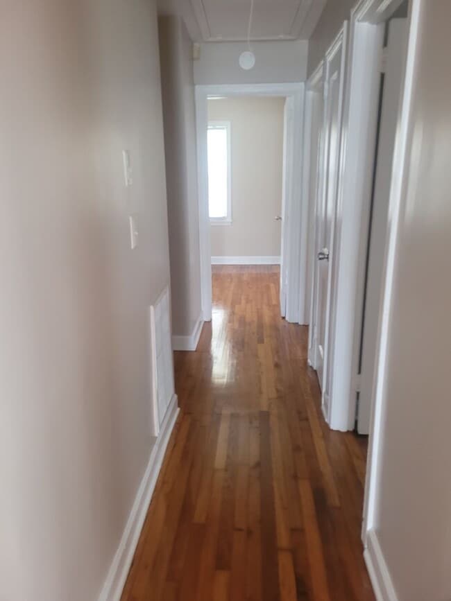 Building Photo - 101 N Gregg St