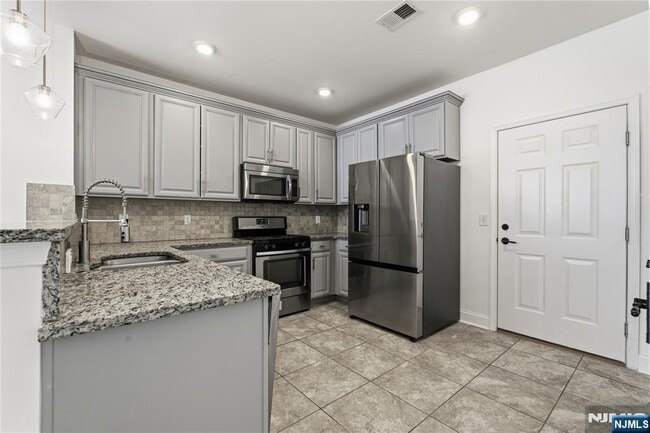 Building Photo - 25 Veterans Dr