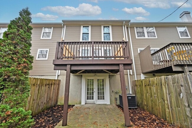 Building Photo - 920 Woodlyn Dr N