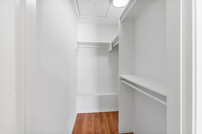 Building Photo - 1208 Hillyer St