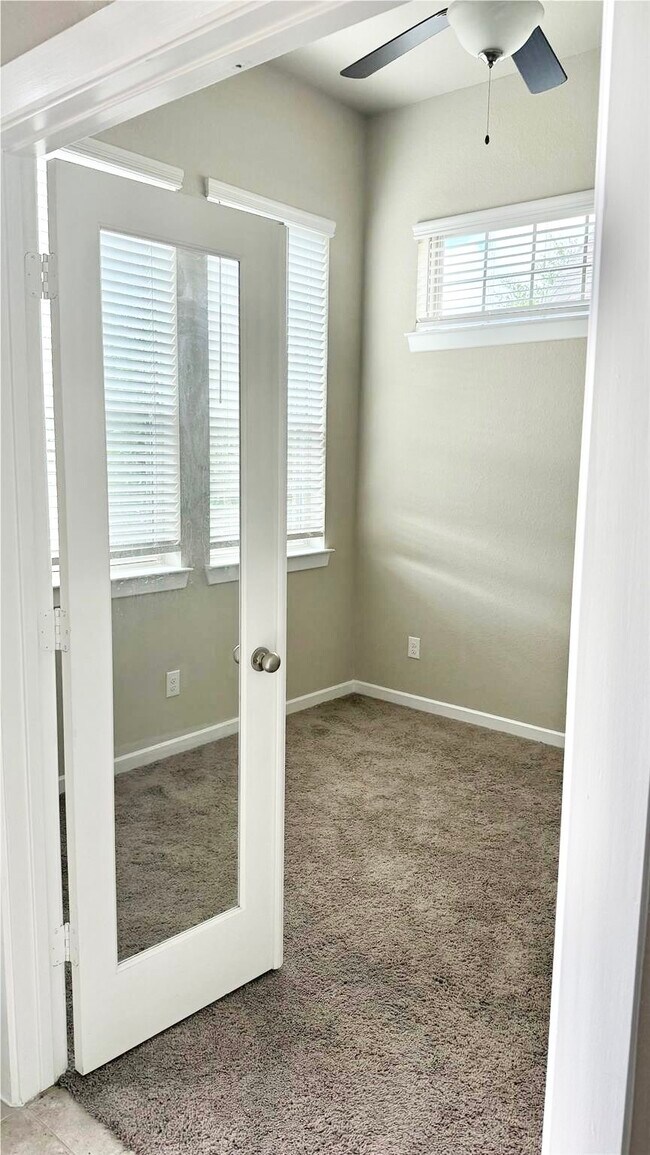 Building Photo - 16018 Muster Oak Dr