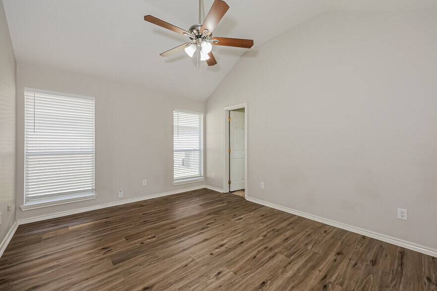 Building Photo - 1308 Doris Dr