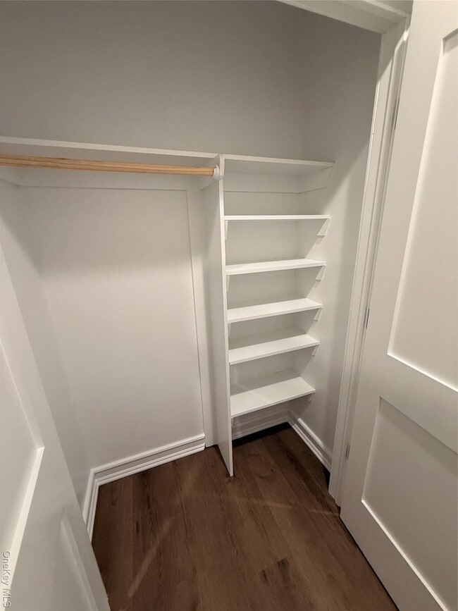 Building Photo - 122 Greenwich Ave