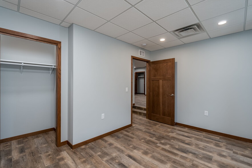 Bedroom 2 - 513 N Riverfront Dr