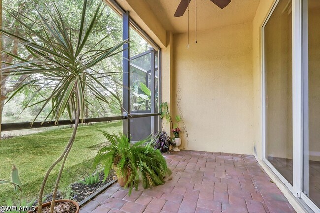 Building Photo - 10260 Olivewood Way