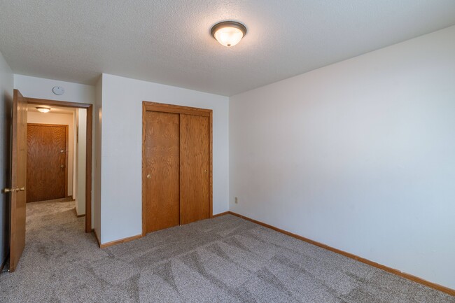 Fargo, ND Schrock Apartments | Bedroom - Schrock