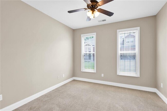 Building Photo - 5358 Manor View Dr NW