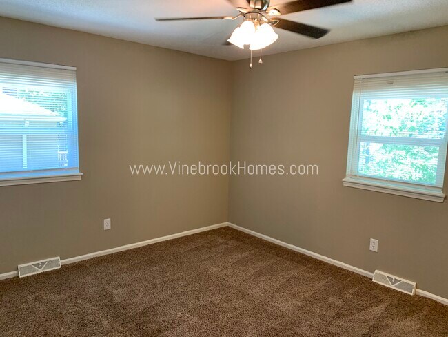 Building Photo - 1113 SW 18 St