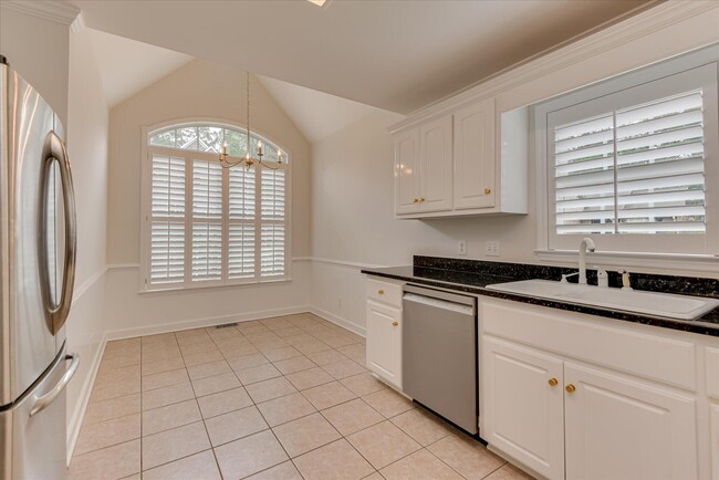 Building Photo - 9 Juniper Loop