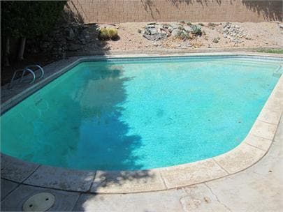 Building Photo - 39220 Karen St